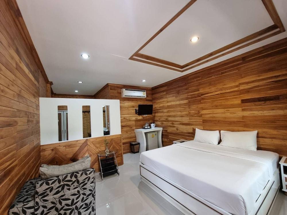 Phuvara Boutique Aonang Hotel Ao Nang Екстериор снимка